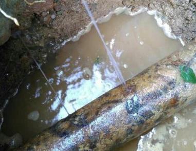 大洼楼顶渗水维修公司分享下地暖漏水的原因及检测方法。